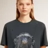 Svart T-shirt med flerfärgat tryck Svart T-shirt med flerfärgat tryck
