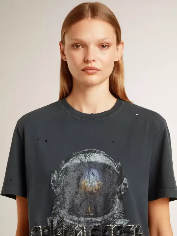 Svart T-shirt med flerfärgat tryck Svart T-shirt med flerfärgat tryck
