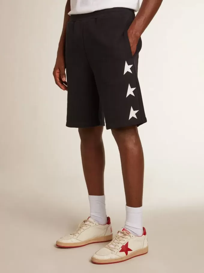 Svarta bermuda-shorts för herr med vita stjärnor Svarta bermuda-shorts för herr med vita stjärnor