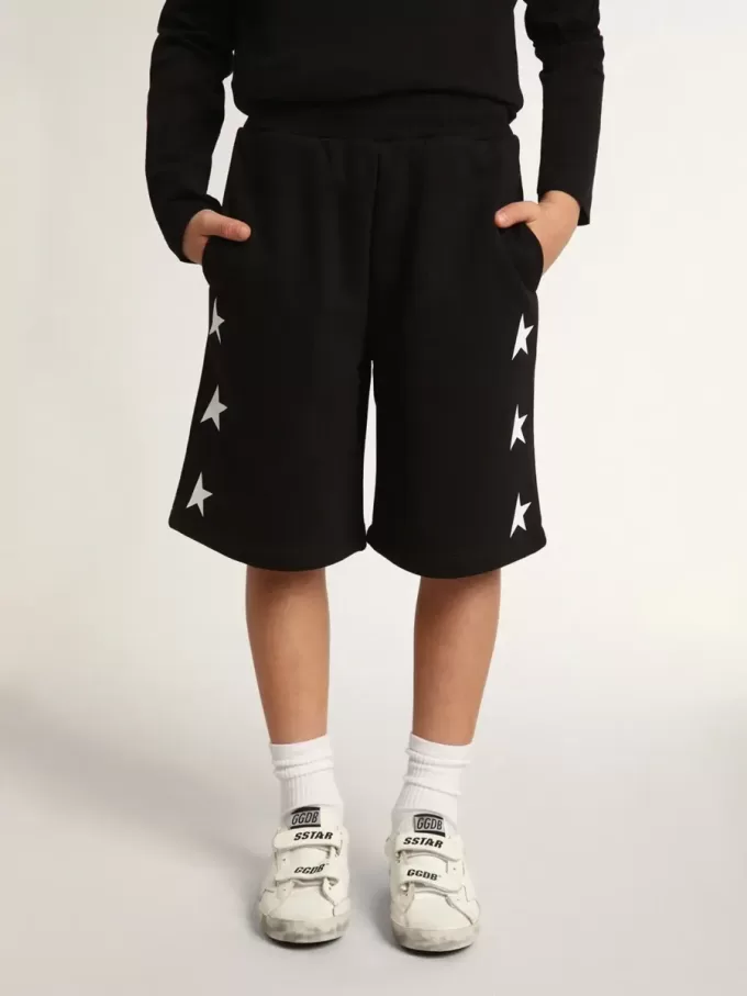 Svarta bermudashorts för pojkar med vita stjärnor Svarta bermudashorts för pojkar med vita stjärnor