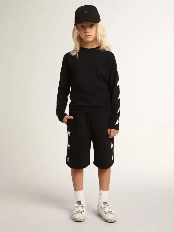 Svarta bermudashorts för pojkar med vita stjärnor Svarta bermudashorts för pojkar med vita stjärnor