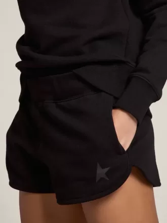 Svarta damshorts med ton-i-ton-stjärna