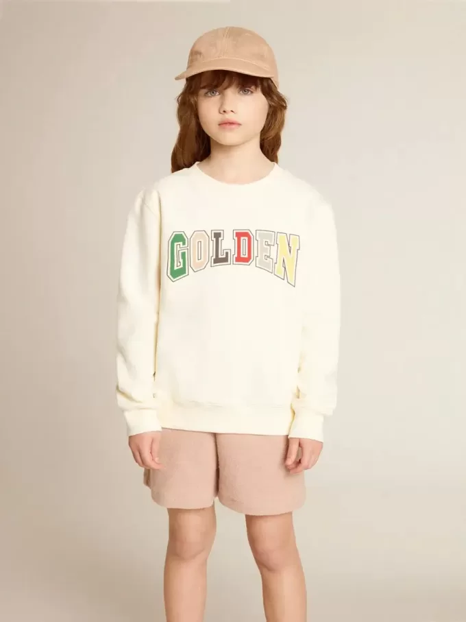 Sweatshirt i åldrat vitt med flerfärgad Golden-text på framsidan Sweatshirt i åldrat vitt med flerfärgad Golden-text på framsidan