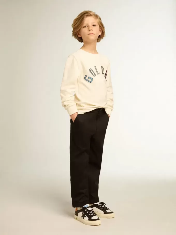 Sweatshirt i åldrat vitt med flerfärgad Golden-text på framsidan Sweatshirt i åldrat vitt med flerfärgad Golden-text på framsidan