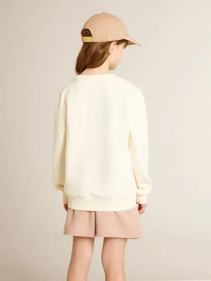 Sweatshirt i åldrat vitt med flerfärgad Golden-text på framsidan Sweatshirt i åldrat vitt med flerfärgad Golden-text på framsidan