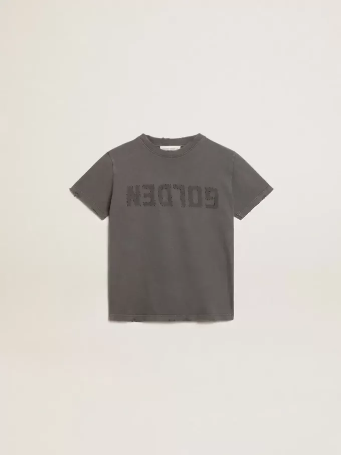 T-shirt för pojkar i grått med slitna detaljer T-shirt för pojkar i grått med slitna detaljer