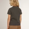 T-shirt för pojkar i grått med slitna detaljer T-shirt för pojkar i grått med slitna detaljer