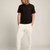 T-shirt från Black Star Collection med ton-i-ton-stjärna på framsidan T-shirt från Black Star Collection med ton-i-ton-stjärna på framsidan