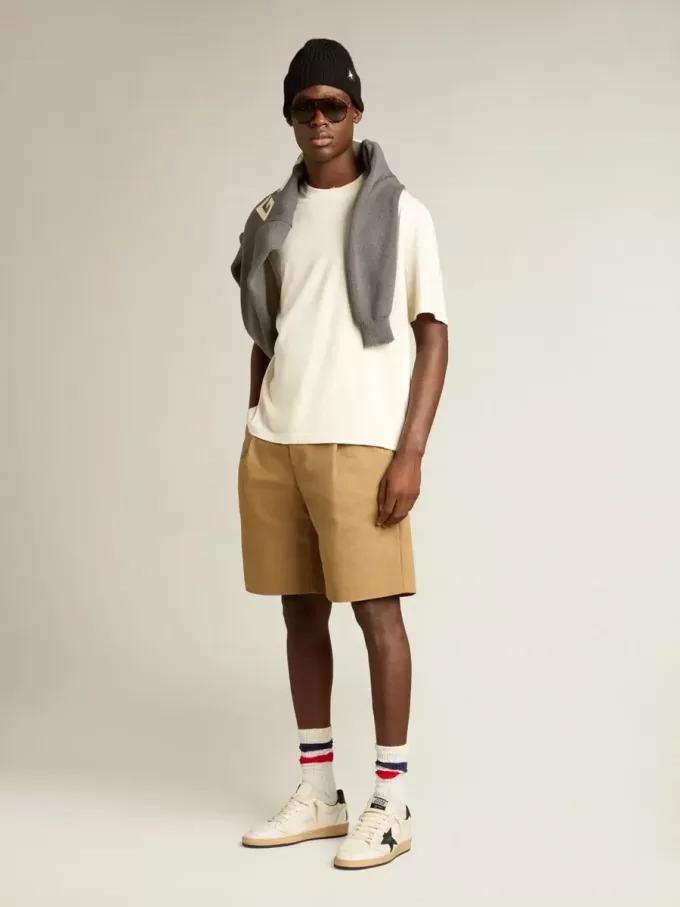 T-shirt i åldrat vitt med omvänd logotyp på baksidan – Jersey Capsule T-shirt i åldrat vitt med omvänd logotyp på baksidan – Jersey Capsule