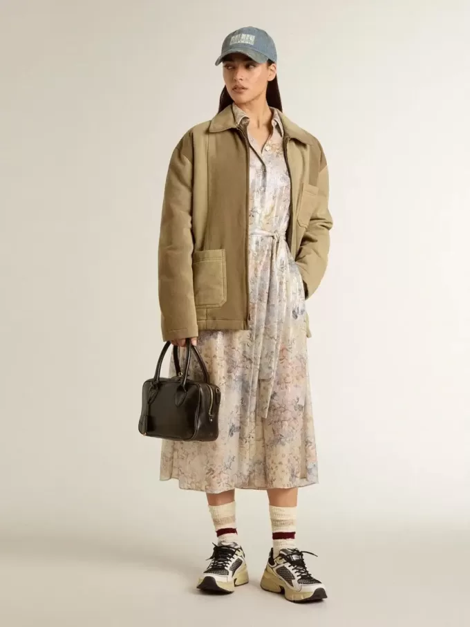 Unisex-vadderad jacka i khakifärgade nyanser Unisex-vadderad jacka i khakifärgade nyanser