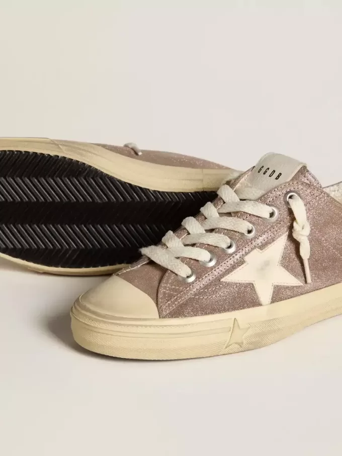 V-Star för damer i ljusbrunt metallic-mocka med krämfärgad läderstjärna