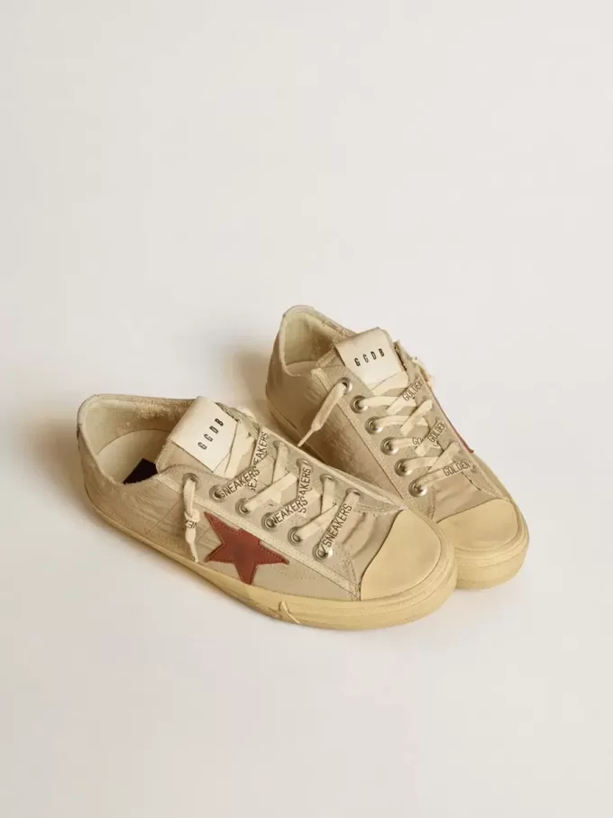 V-Star i kvartsfärgat nylon med tegelröd nubuckstjärna V-Star i kvartsfärgat nylon med tegelröd nubuckstjärna