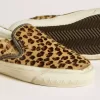 VCE Penstar för herr i leopardmönstrat ponnyhud med svart läderflik på hälen VCE Penstar för herr i leopardmönstrat ponnyhud med svart läderflik på hälen