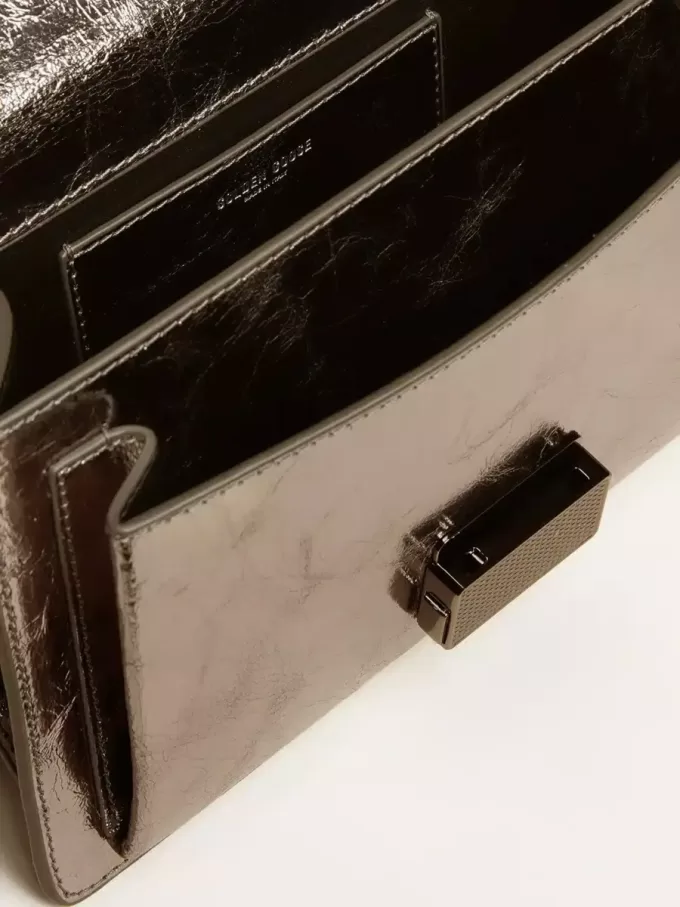 Venezia-väska i antracitgrått metalliskt läder med svarta detaljer