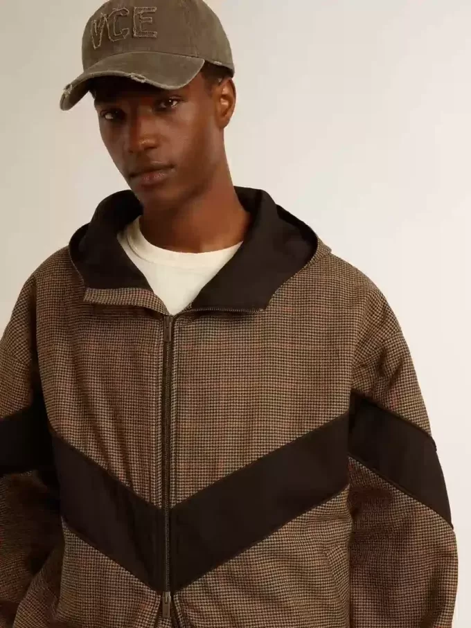 Vindjacka i beige och svart hundtandsmönster Vindjacka i beige och svart hundtandsmönster