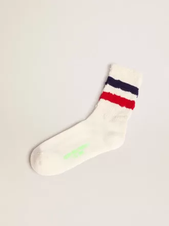 Vintagevita strumpor med slitna detaljer och tvåfärgade ränder