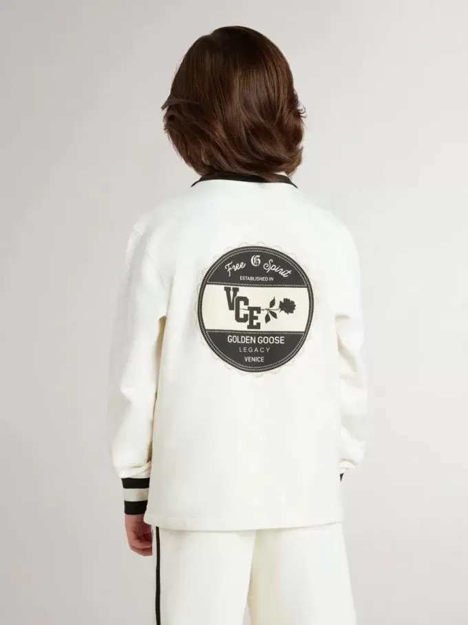 Vit bomullspolosweatshirt för barn med broderi på bröstet och tryck på ryggen Vit bomullspolosweatshirt för barn med broderi på bröstet och tryck på ryggen