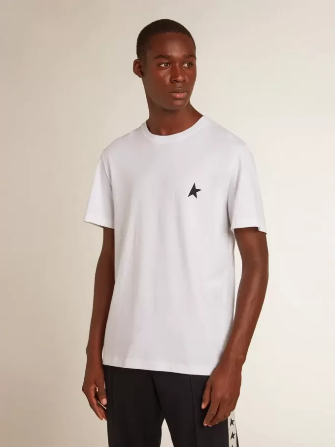 Vit T-shirt för herr med mörkblå stjärna på framsidan Vit T-shirt för herr med mörkblå stjärna på framsidan