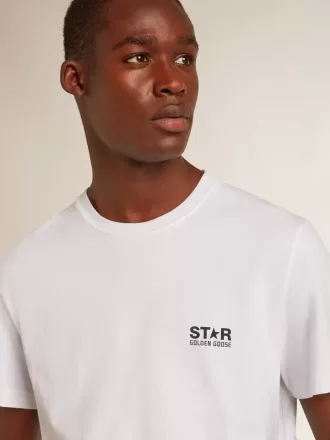 Vit T-shirt för herr med mörkblå stjärna på ryggen