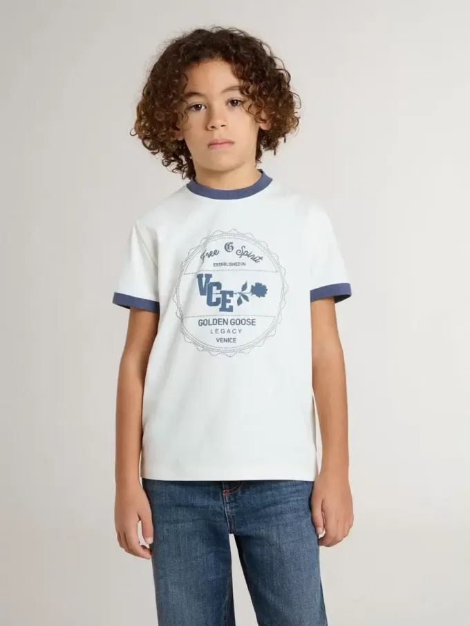 Vit T-shirt för pojkar med blå tryck Vit T-shirt för pojkar med blå tryck