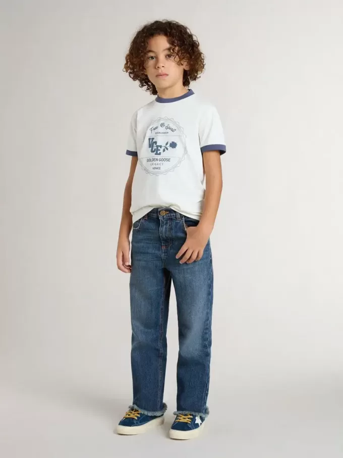 Vit T-shirt för pojkar med blå tryck Vit T-shirt för pojkar med blå tryck