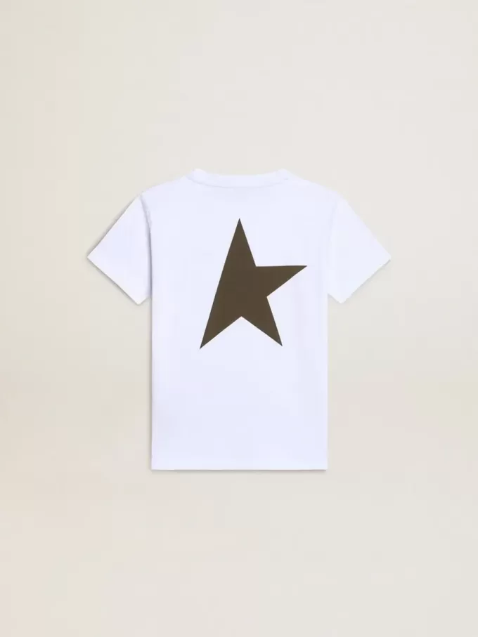 Vit T-shirt för pojkar med kontrasterande mörkgrön logotyp och stjärna Vit T-shirt för pojkar med kontrasterande mörkgrön logotyp och stjärna