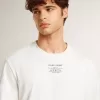 Vit T-shirt i bomull för herr med svart text Vit T-shirt i bomull för herr med svart text