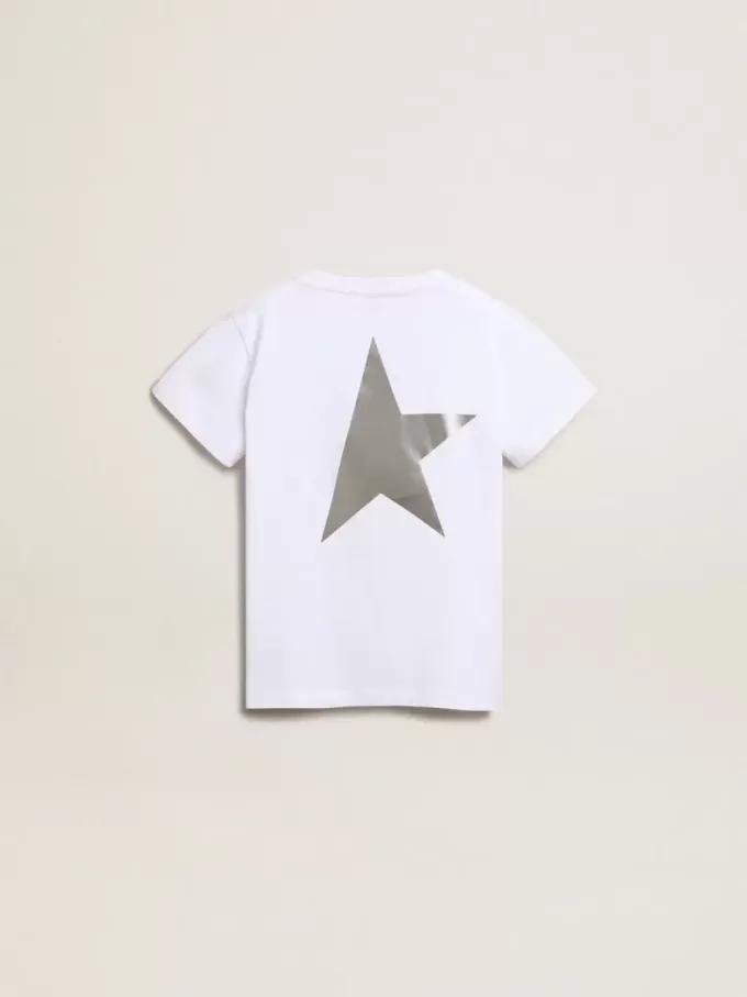 Vit T-shirt med kontrasterande silverlogotyp på framsidan