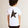 Vit T-shirt med kontrasterande svart logotyp och stjärna Vit T-shirt med kontrasterande svart logotyp och stjärna