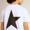 Vit T-shirt med kontrasterande svart logotyp och stjärna Vit T-shirt med kontrasterande svart logotyp och stjärna