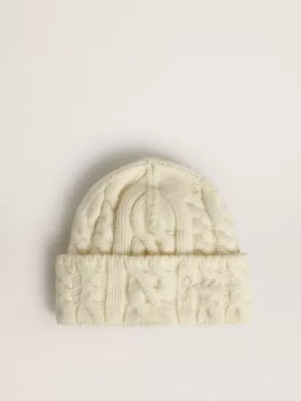 Vit ullmössa med broderi