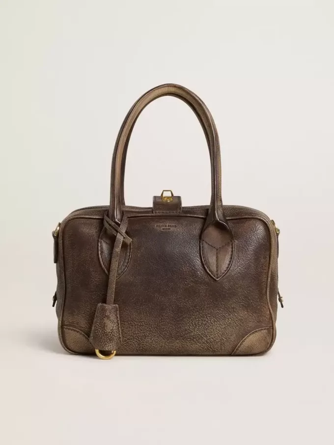 Vita Bag i brunt vintage-läder med gulddetaljer Vita Bag i brunt vintage-läder med gulddetaljer