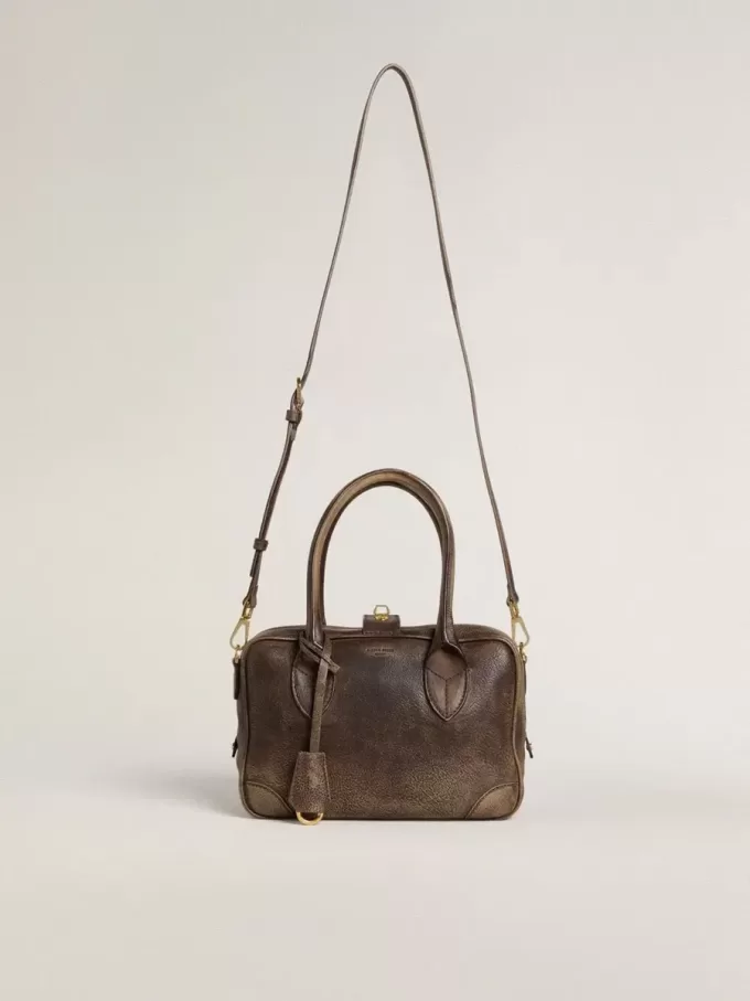 Vita Bag i brunt vintage-läder med gulddetaljer Vita Bag i brunt vintage-läder med gulddetaljer