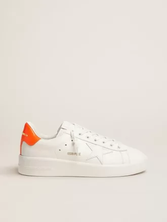 Vita Purestar-sneakers med fluorescerande orange hälflik