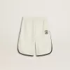 Vita shorts för pojkar med broderad logotyp Vita shorts för pojkar med broderad logotyp