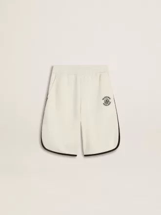 Vita shorts för pojkar med broderad logotyp