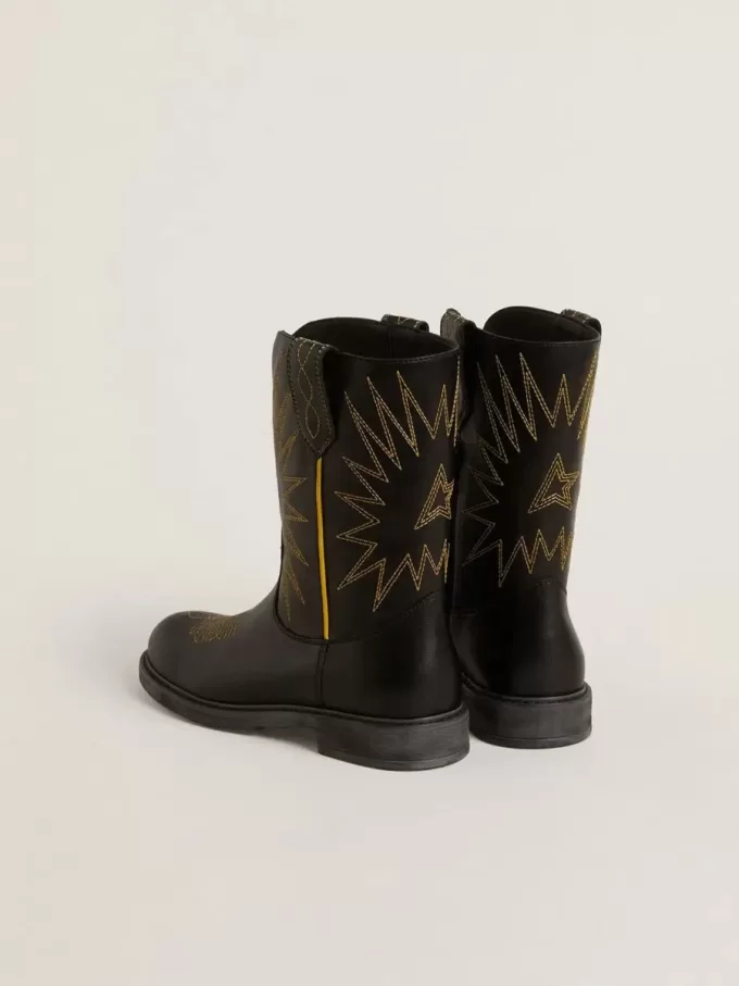 Wish Teen-stövlar i svart läder med broderade gula stjärnor Wish Teen-stövlar i svart läder med broderade gula stjärnor