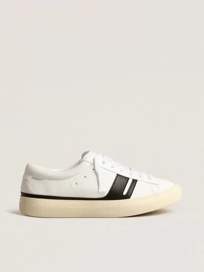 Yatay Model 1B hållbara sneakers med vit biobaserad ovandel och svart Y