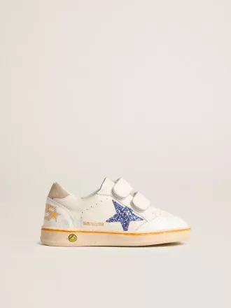 Young Ball Star med blå glitterstjärna och beige mockalås