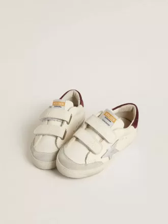 Young Old School med silvermetallisk läderstjärna och lila mockahälflik