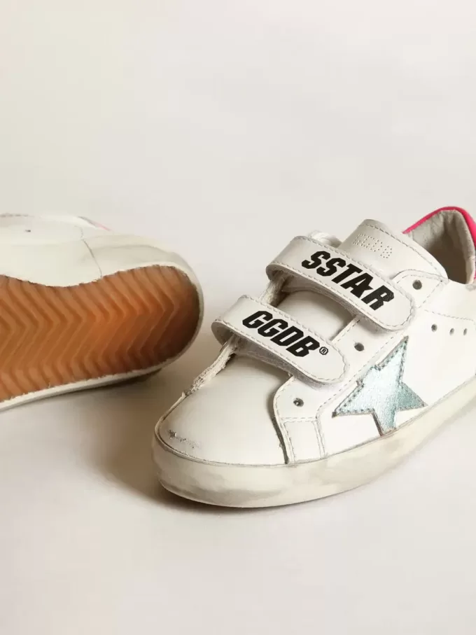 Young Old School med stjärna i akvamarinlaminerat läder Young Old School med stjärna i akvamarinlaminerat läder